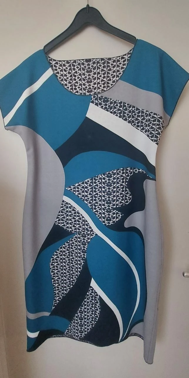 Omkeerbare jurk met abstracte print - Maat 42